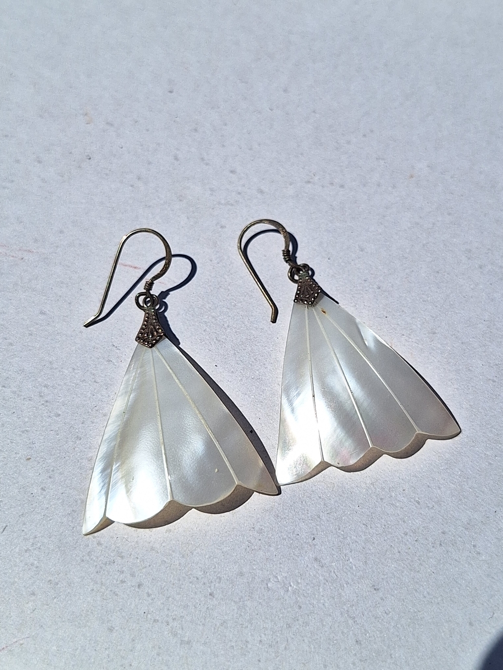 Vintage Mother of Pearl Fan Delicate Drop Earrings - White‎